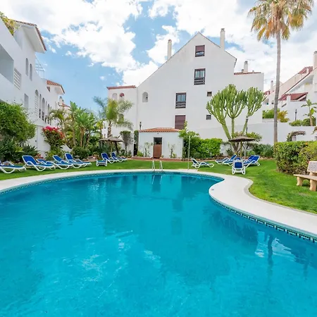 Daire 3 Bdrm Spacious Penthouse W/ 2 Pools & Bbq Marbella