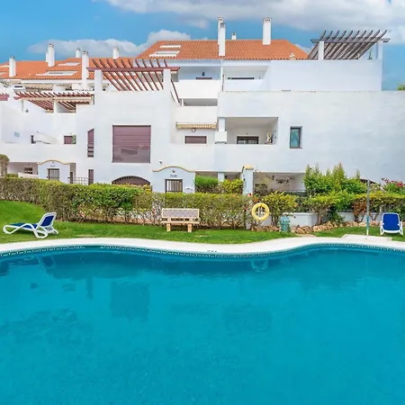 Daire 3 Bdrm Spacious Penthouse W/ 2 Pools & Bbq *