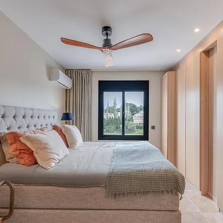 Апартаменти 3 Bdrm Spacious Penthouse W/ 2 Pools & Bbq