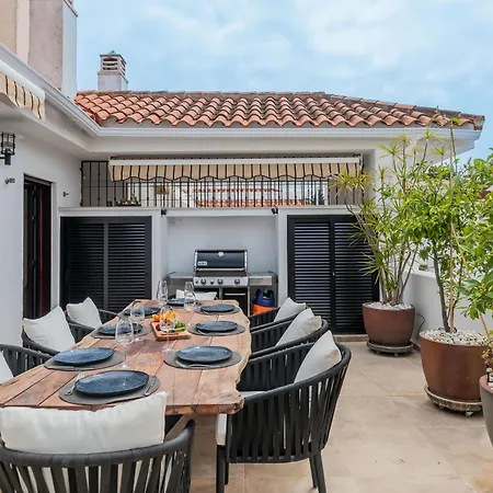 Апартаменти 3 Bdrm Spacious Penthouse W/ 2 Pools & Bbq *