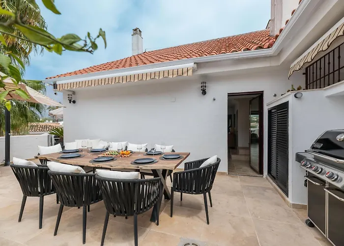 Apartament 3 Bdrm Spacious Penthouse W/ 2 Pools & Bbq