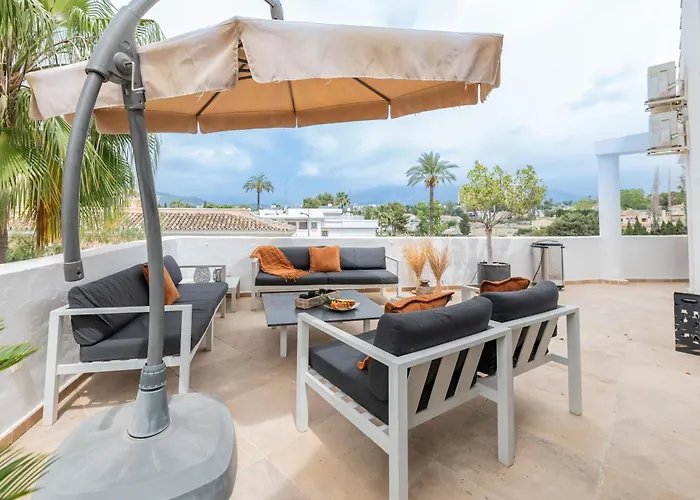 Apartament 3 Bdrm Spacious Penthouse W/ 2 Pools & Bbq Marbella