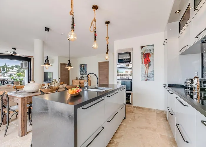 Apartament 3 Bdrm Spacious Penthouse W/ 2 Pools & Bbq *