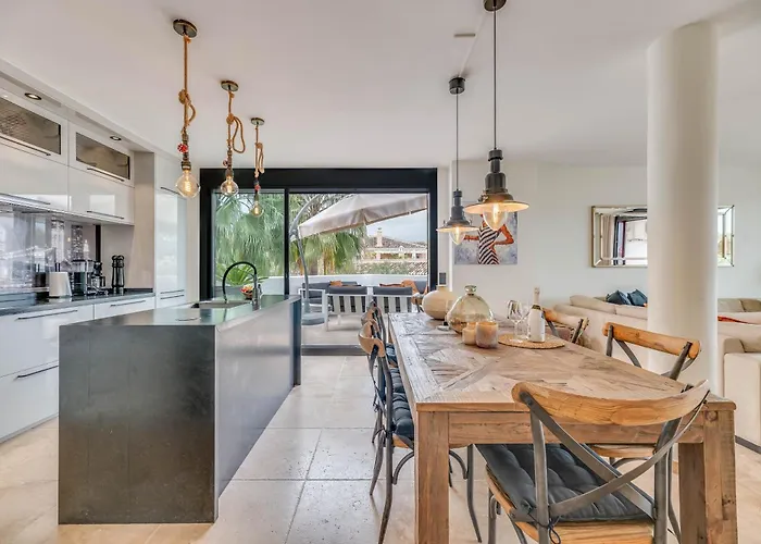 Apartament 3 Bdrm Spacious Penthouse W/ 2 Pools & Bbq