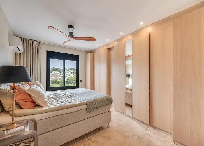 Apartament 3 Bdrm Spacious Penthouse W/ 2 Pools & Bbq Marbella