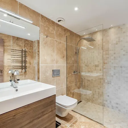 公寓 3 Bdrm Spacious Penthouse W/ 2 Pools & Bbq 马尔韦利亚